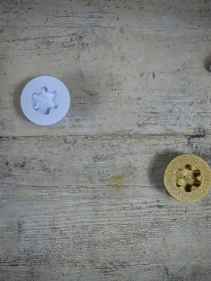 Cuier de perete tip șurub – montaj ascuns, design modern, Ø5×H4 cm